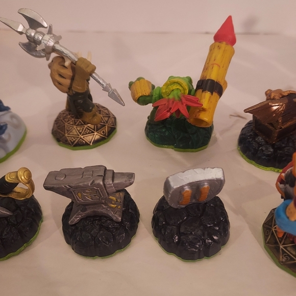 Lot of 13 Activision Skylanders Spyro's Adventure 2011/2012 Action Figure Toys - Picture 7 of 9